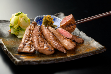 閣の特上厚切り生牛たん 特製塩味