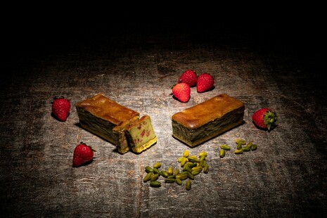 【期間限定】フロマージュ・ミ・キュイ  〜イチゴとピスタチオ〜