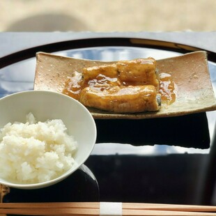 日本料理山崎の煮うなぎと富富富セット