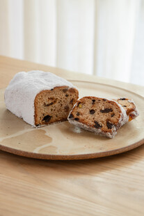 4種の葡萄とスパイス香るシュトーレン