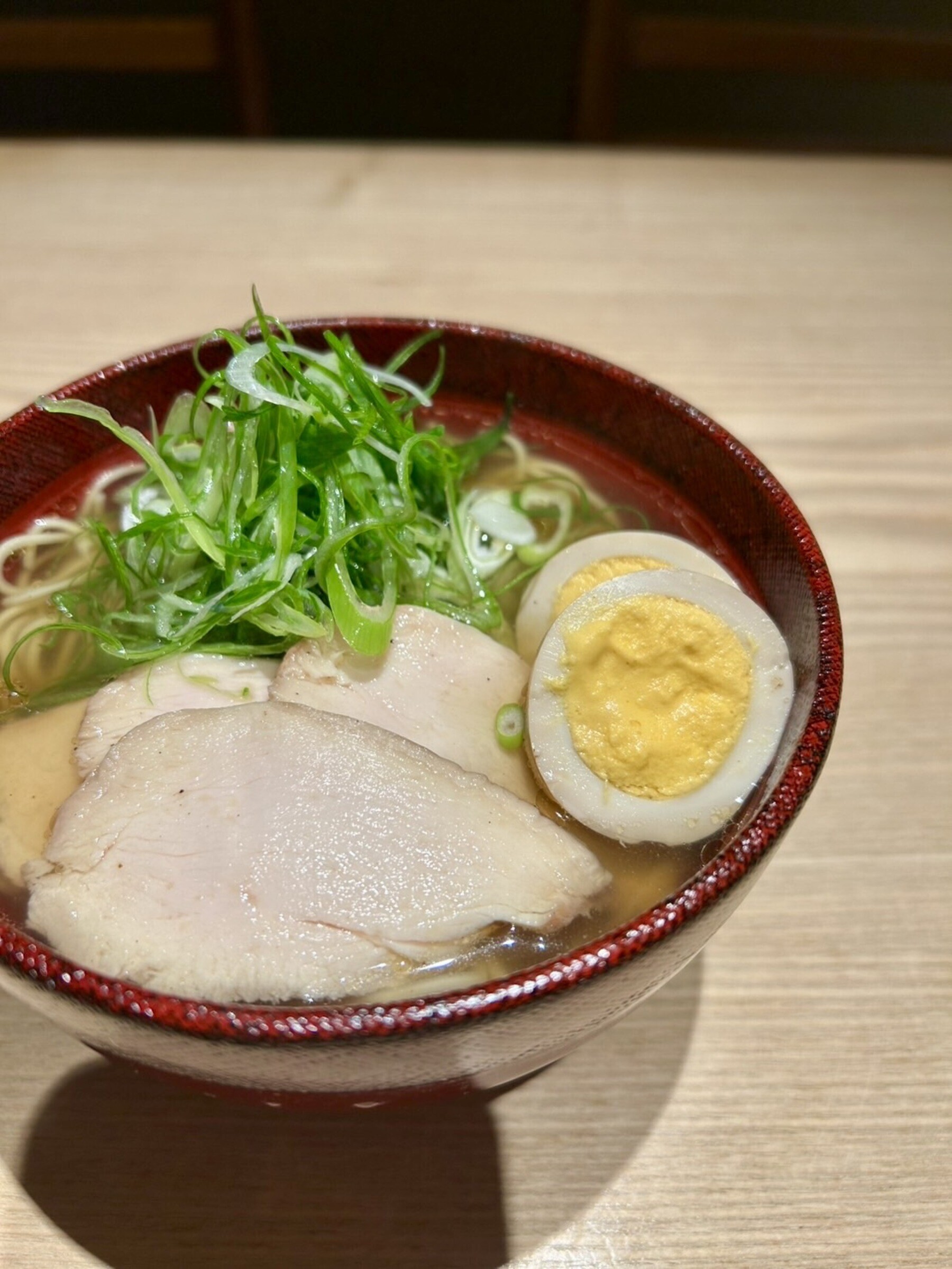 ※画像は「九条ネギ醤油ラーメンセット」となり、「鶏白湯ラーメンセット」ではスープのみ変更になります。