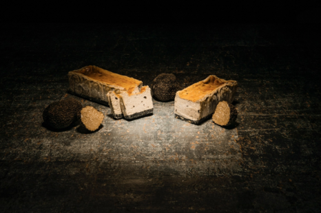 【冬季限定】フロマージュ・ミ・キュイ  〜黒トリュフのハーモニー〜