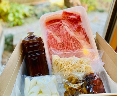 [北海道/九州へ配送]信州の天然きのこ鍋（信州プレミアム牛肉）